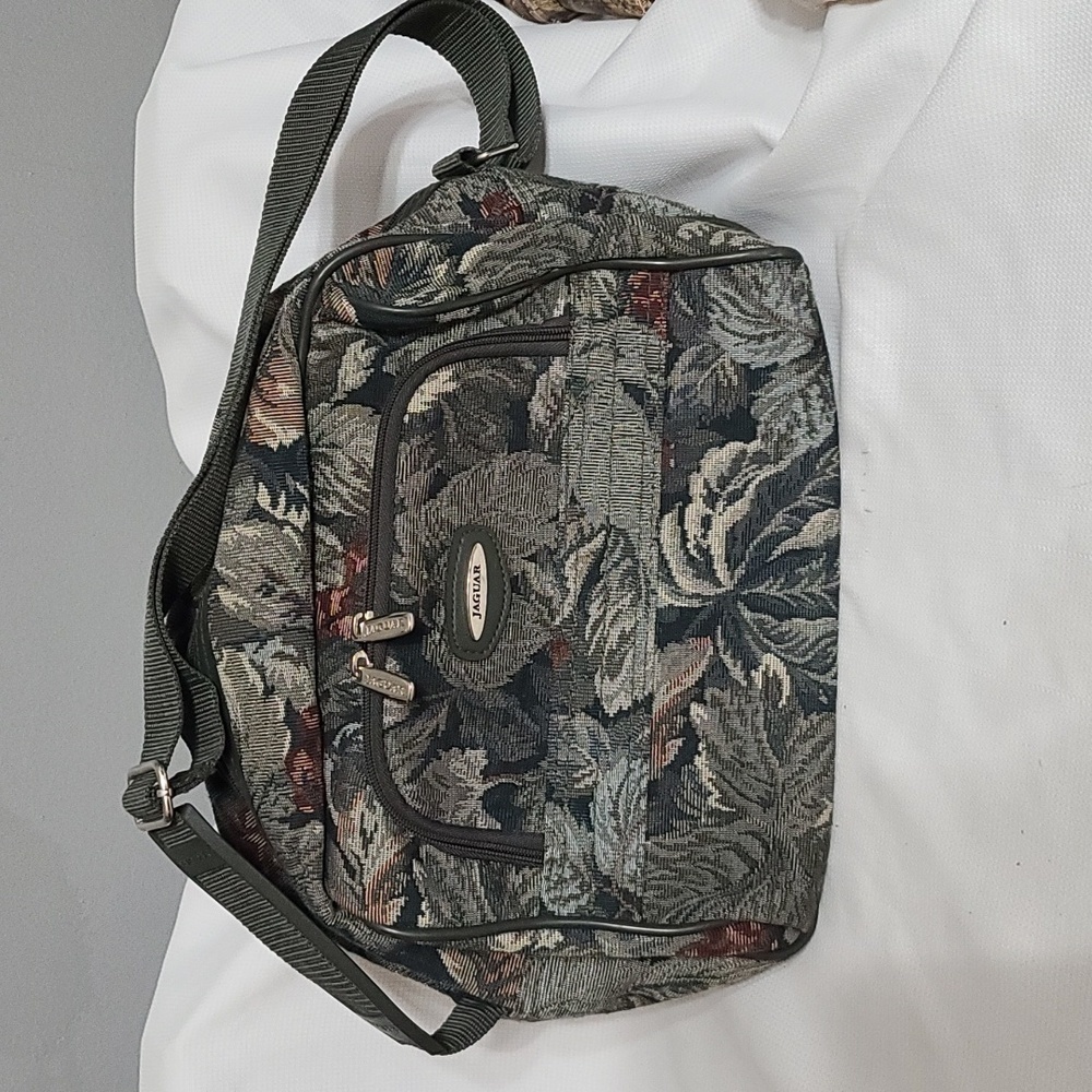 VTG Jaguar Overnight Travel Toiletries Bag Dark Floral Tapestry 10.5x14" EUC